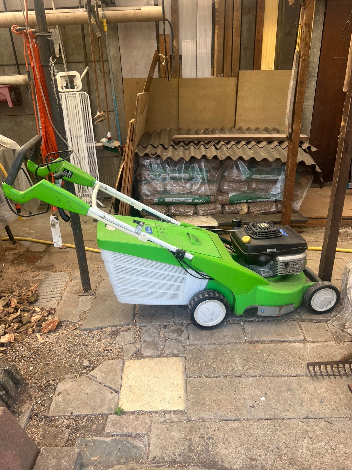 VIKING Benzine Grasmaaier met Kaw FJ180V 6.0 Motor Nagekeken, Ophalen, Zo goed als nieuw
