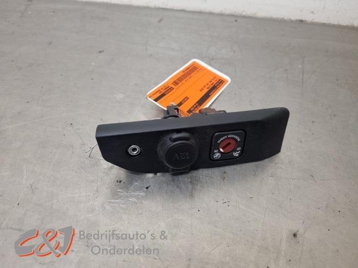 Prise 12 Volts d'un Toyota Pro-Ace, -, 3 mois de garantie, Toyota, Utilisé