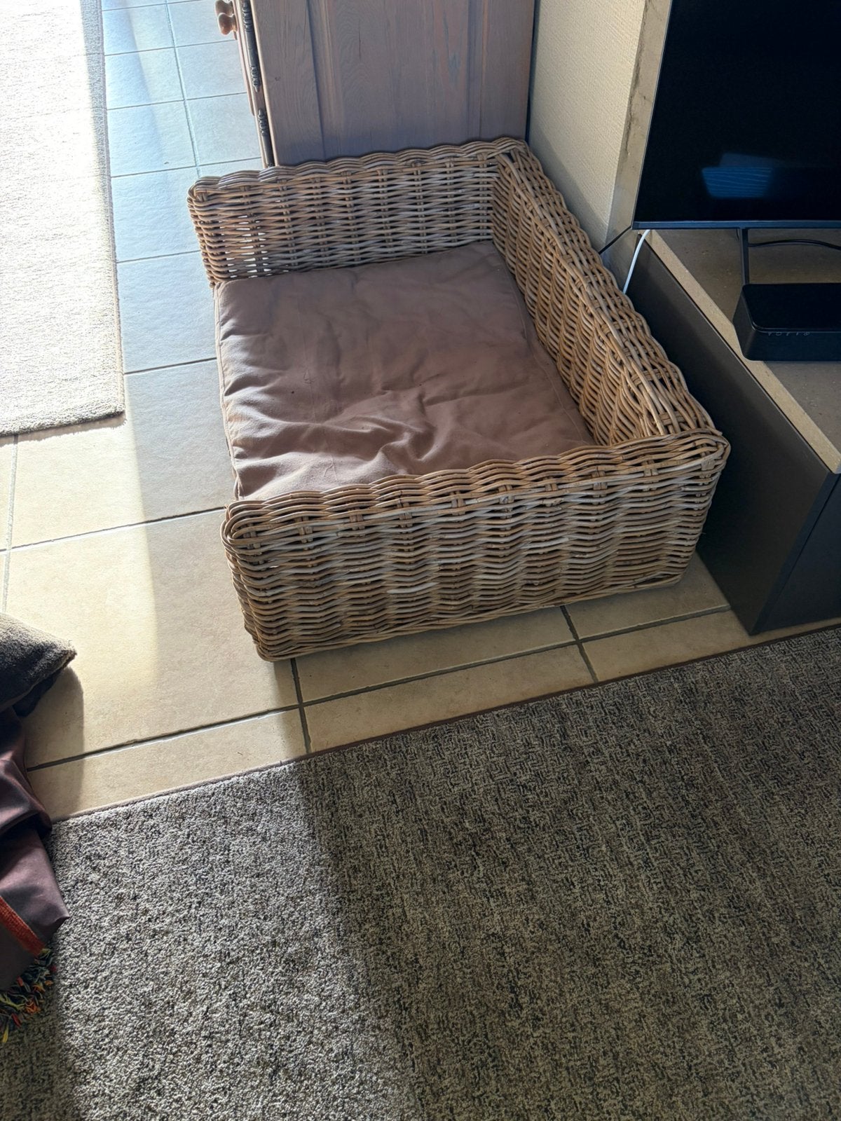Mooie rieten hondenmand, Ophalen, Zo goed als nieuw, Hondenmand