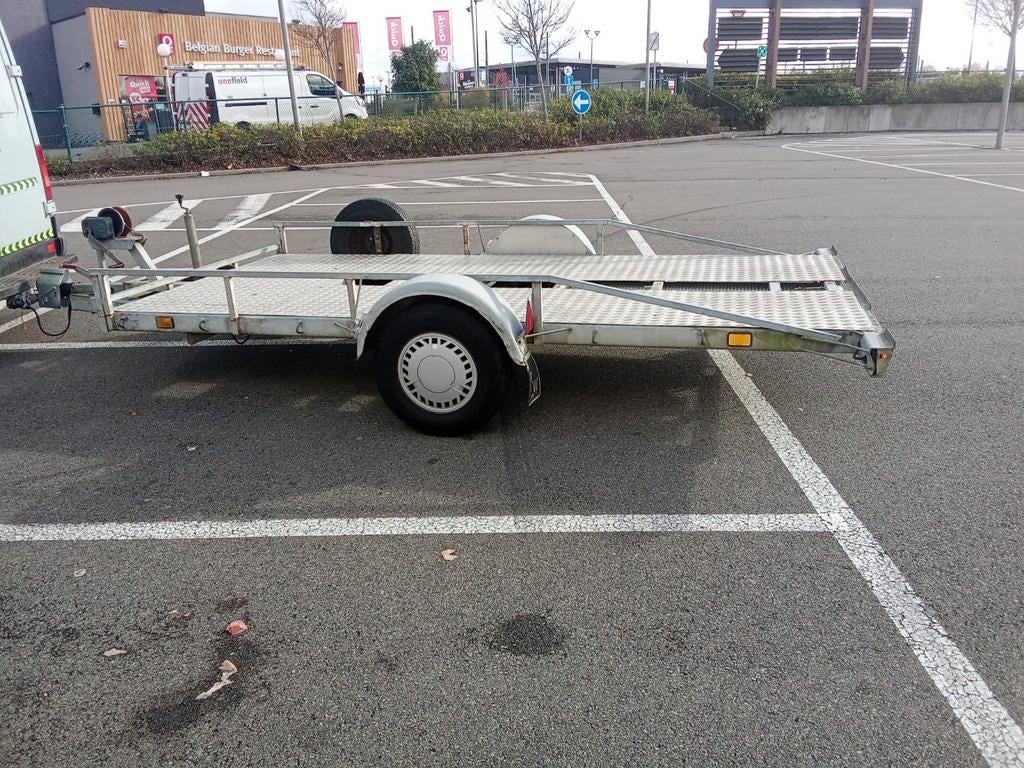 Remorque plateau avec chauffeur .. 0494.679.864. .., Enlèvement