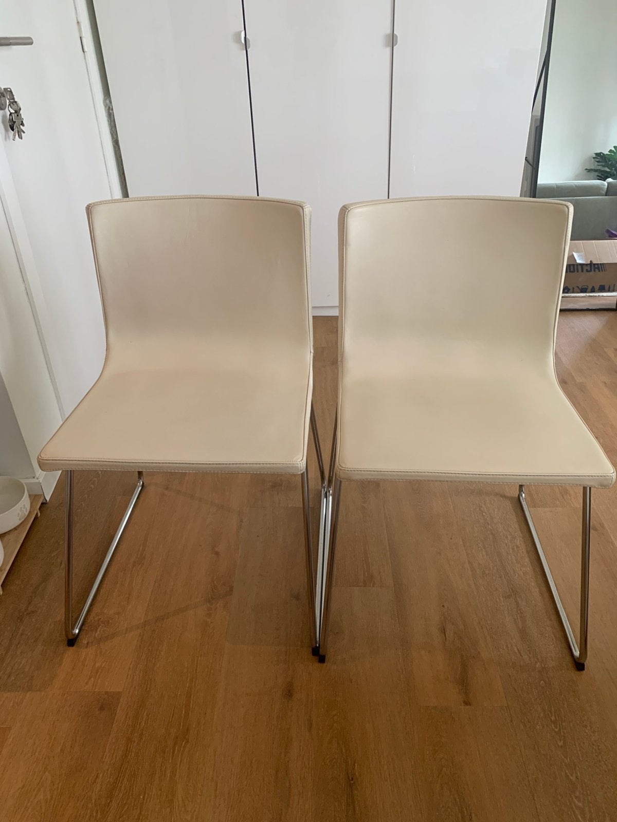 Stoelen leder beige, Ophalen, Gebruikt, Twee, Overige kleuren