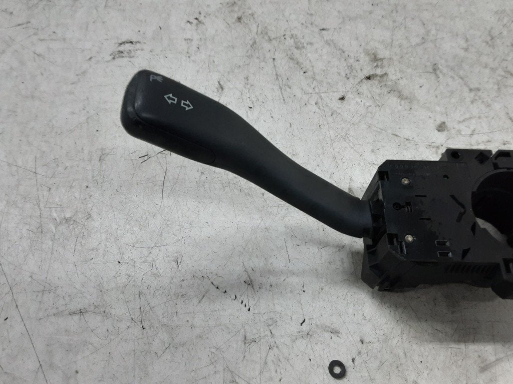 COMMUTATEUR CLIGNOTANT Volkswagen Golf IV (1J1), Volkswagen, Volkswagen AG, Utilisé, Kundenbetreuung@volkswagen.de