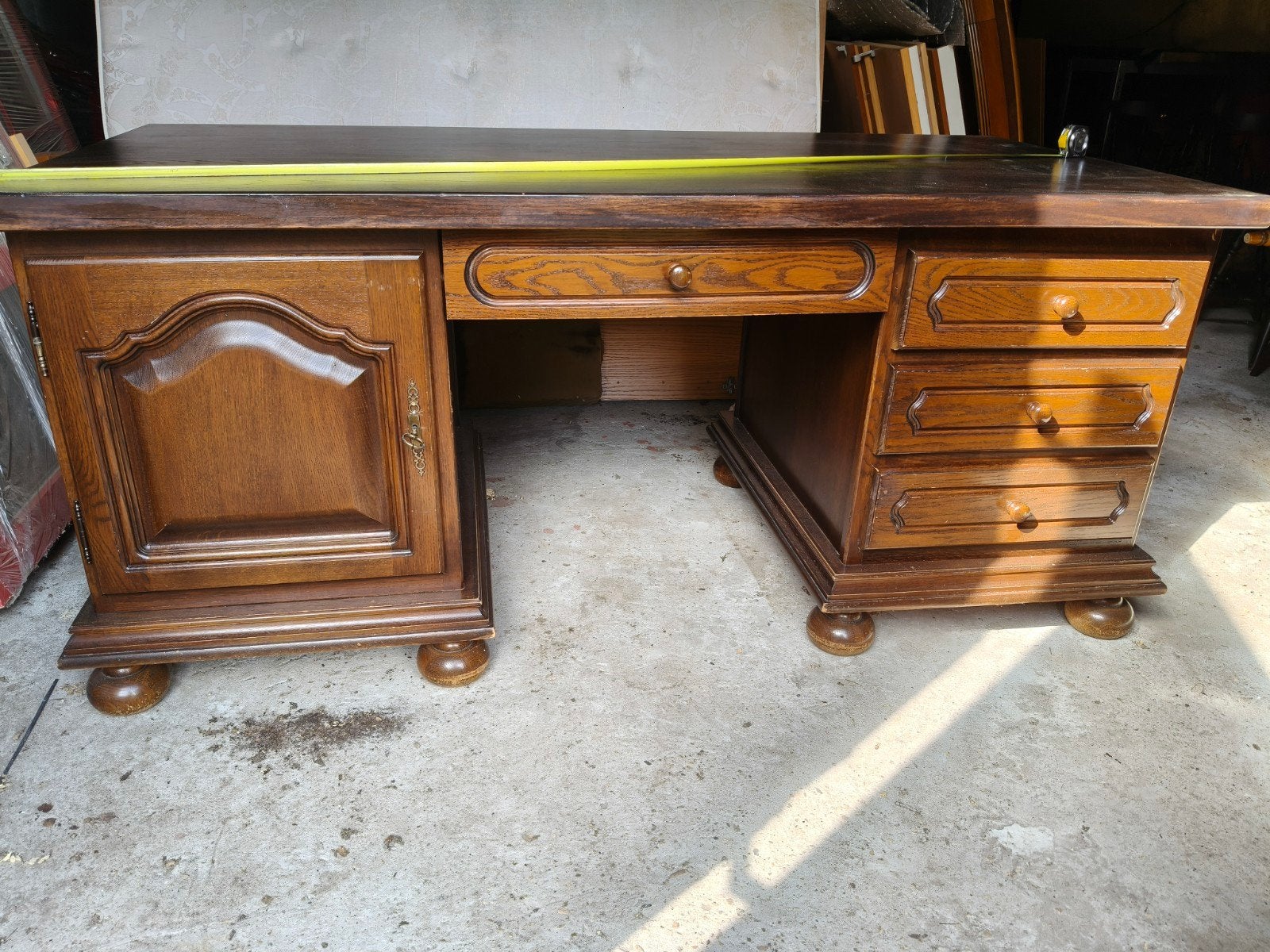 bureau in eik,, Huis en Inrichting, Ophalen