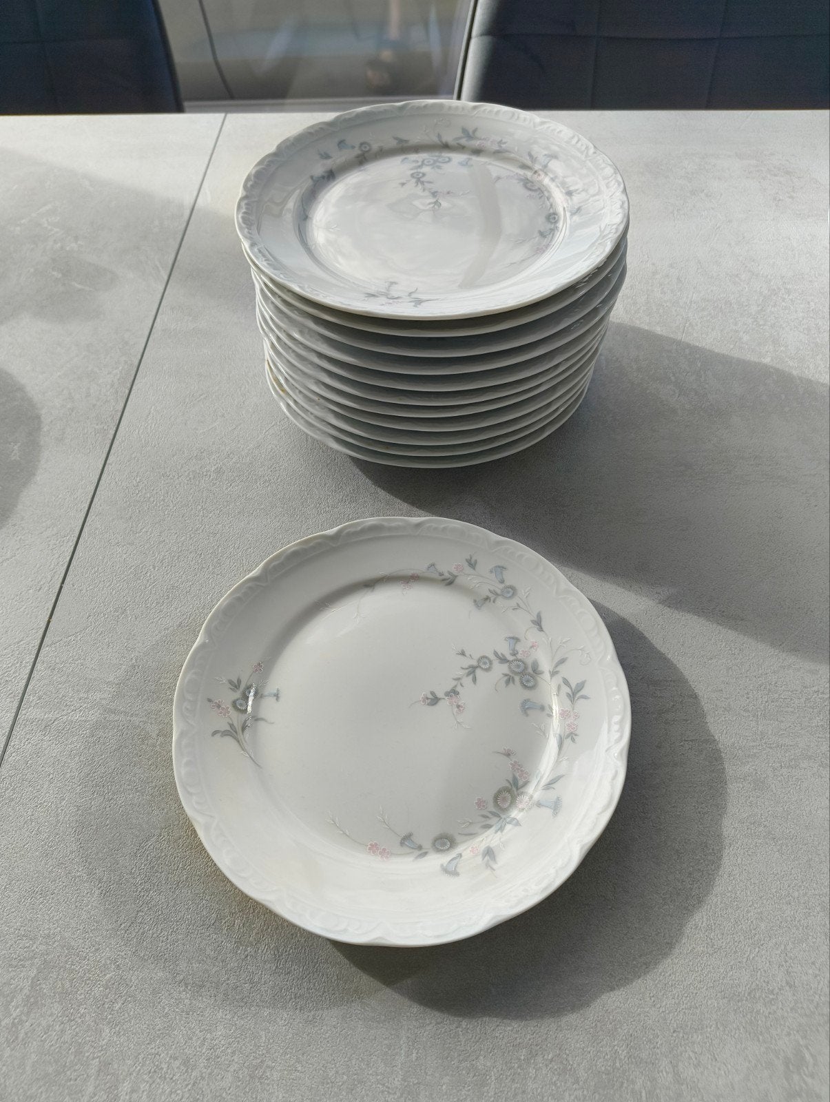 Service de table 42 pièces en porcelaine Mitterteich Bavaria, Maison & Meubles, Assiettes(s), Comme neuf, Enlèvement, Classique