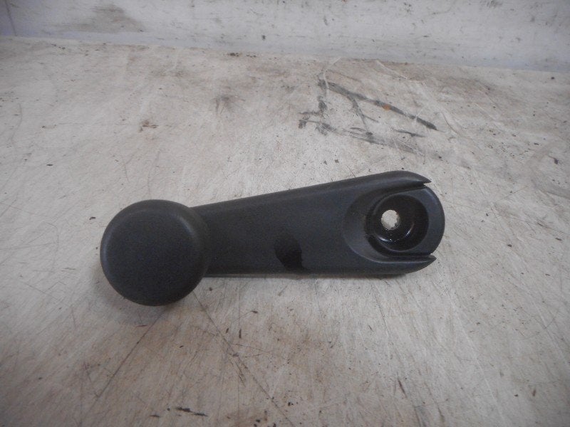 POINGNEE DE VITRE BMW 3 serie (E36 / 4) (51.328122503.2), Utilisé, BMW, Petuelring 130
80809  München, DE, Bayerische Motoren Werke AG