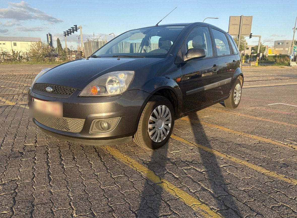 Ford fiesta 1.4i airco gekeurd voor verkoop met carpass, Autos, Achat, Vitres électriques, Particulier, Fiësta