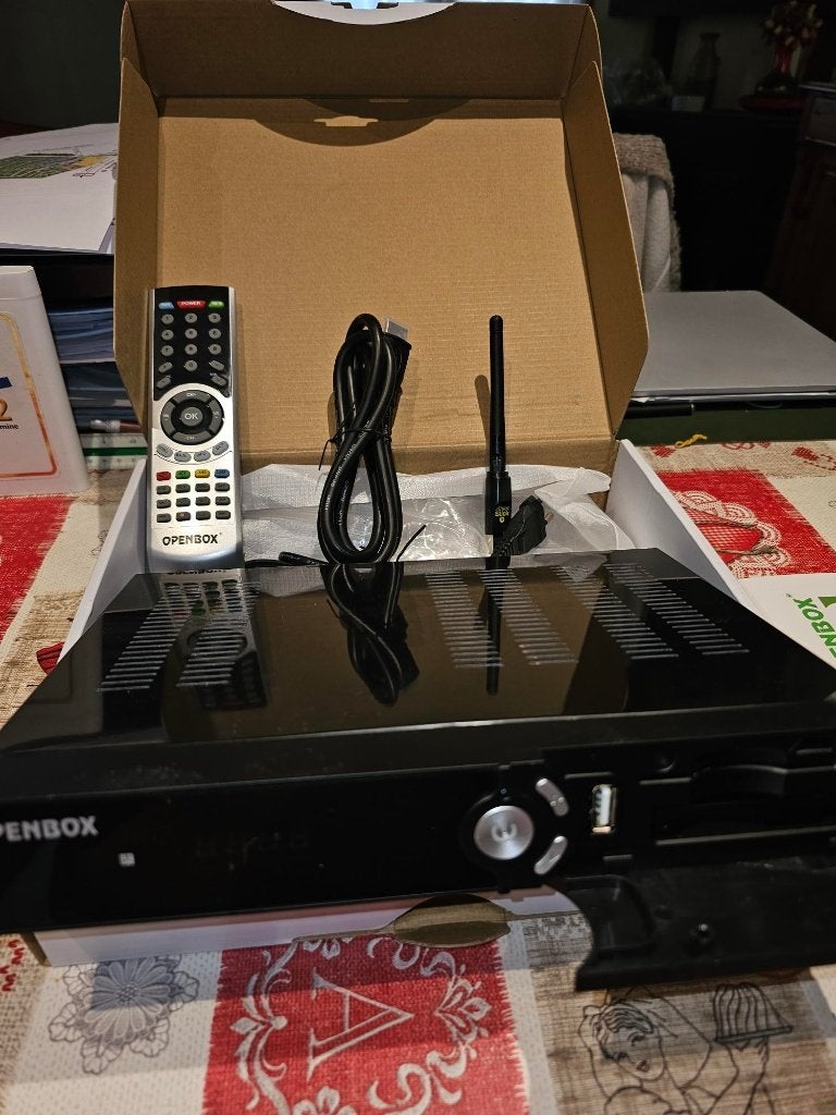 SATELIETONTVANGER TE KOOP, Caravans en Kamperen, Overige Caravans en Kamperen, Ophalen, Nieuw