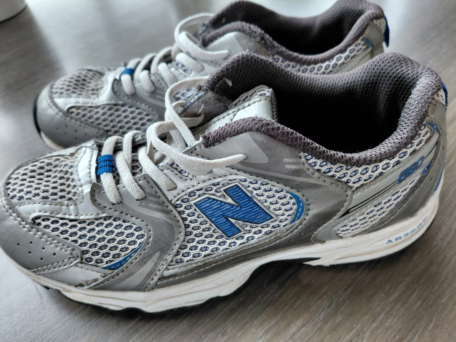 New Balance maat 35, Sports & Fitness, Enlèvement