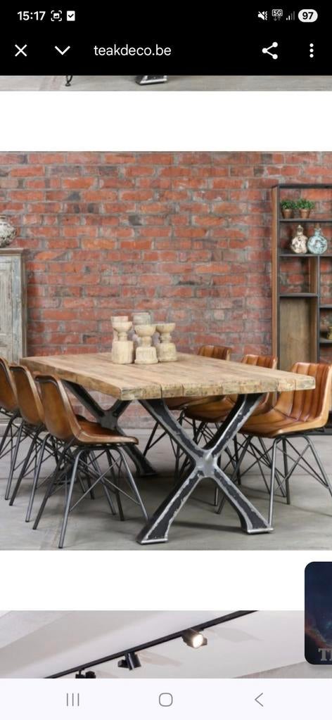 Industrieele tafel met 3 stoelen en boomstambank, Enlèvement, Banque