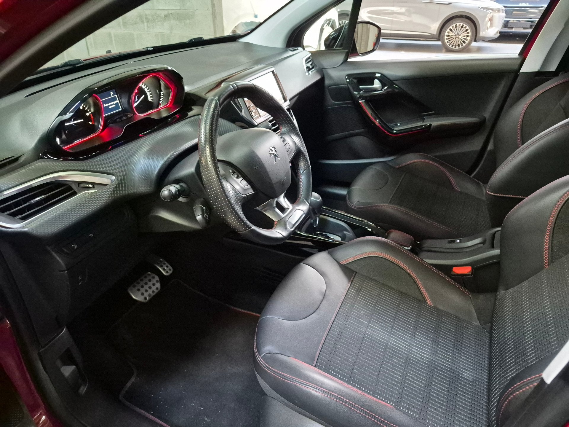 Peugeot 2008 1.2 GT Line AUTO - 12M WARRANTY - NEW CONDITION, Autos, https://public.car-pass.be/vhr/0b343fcf-cf51-46bc-b8a7-7df15aef9e6a