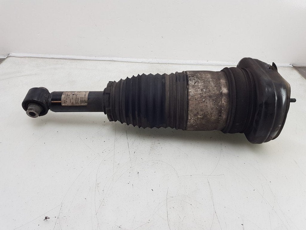 SCHOKBREKER RECHTS ACHTER BMW 5 serie Touring (G31), Gebruikt, BMW, Petuelring 130
80809  München, DE, Bayerische Motoren Werke AG