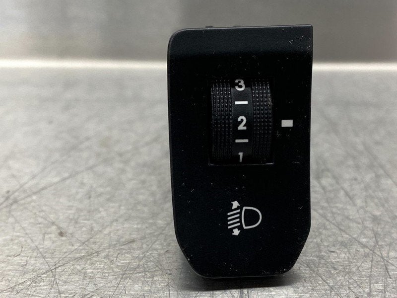 COMMUTATEUR PHARE REGLAGE C Kia Rio III (UB), Kia, Dhr. M. Roggen, Stadsweg 37 37
9917 PV  WIRDUM GR., NL, Utilisé