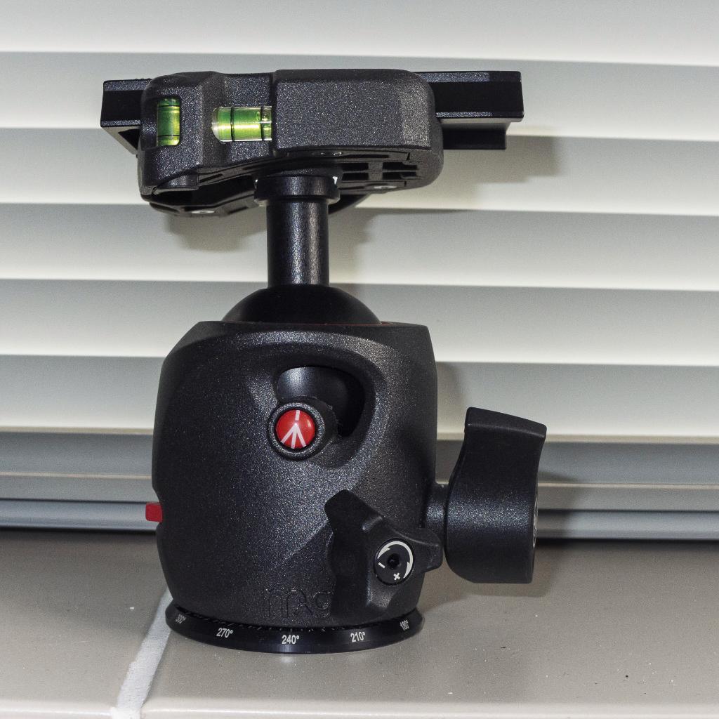 Professioneel Manfrotto balhoofd, Audio, Tv en Foto, Fotografie | Statieven en Balhoofden, Ophalen of Verzenden, Zo goed als nieuw