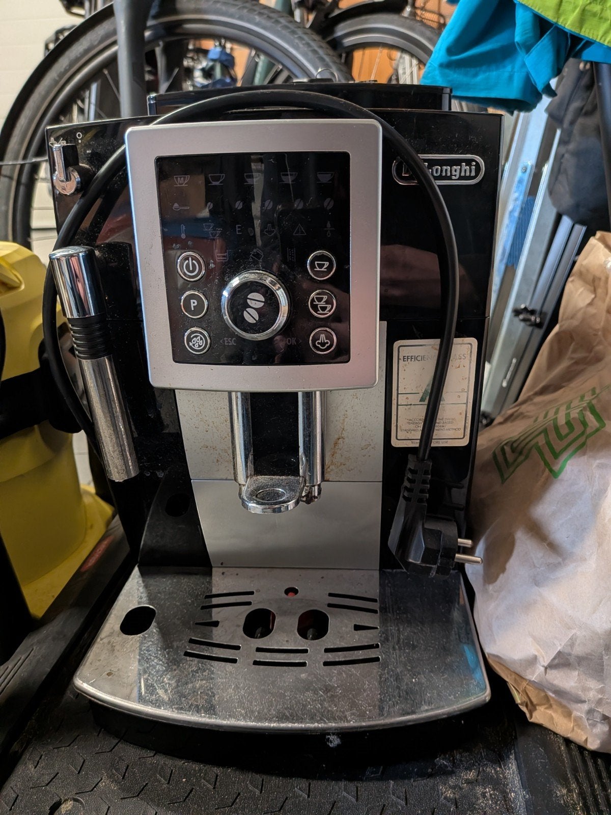 Delonghi ECAM 23.21X koffieautomaat, Electroménager, Enlèvement, Utilisé, Cafetière, Café en grains