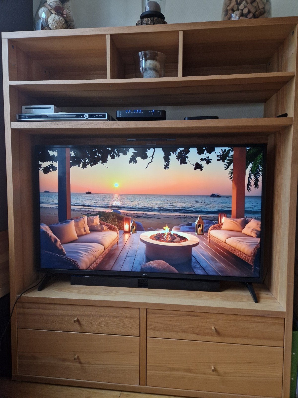 Meuble TV en bois, Maison & Meubles, Armoires | Mobilier de télévision, Enlèvement