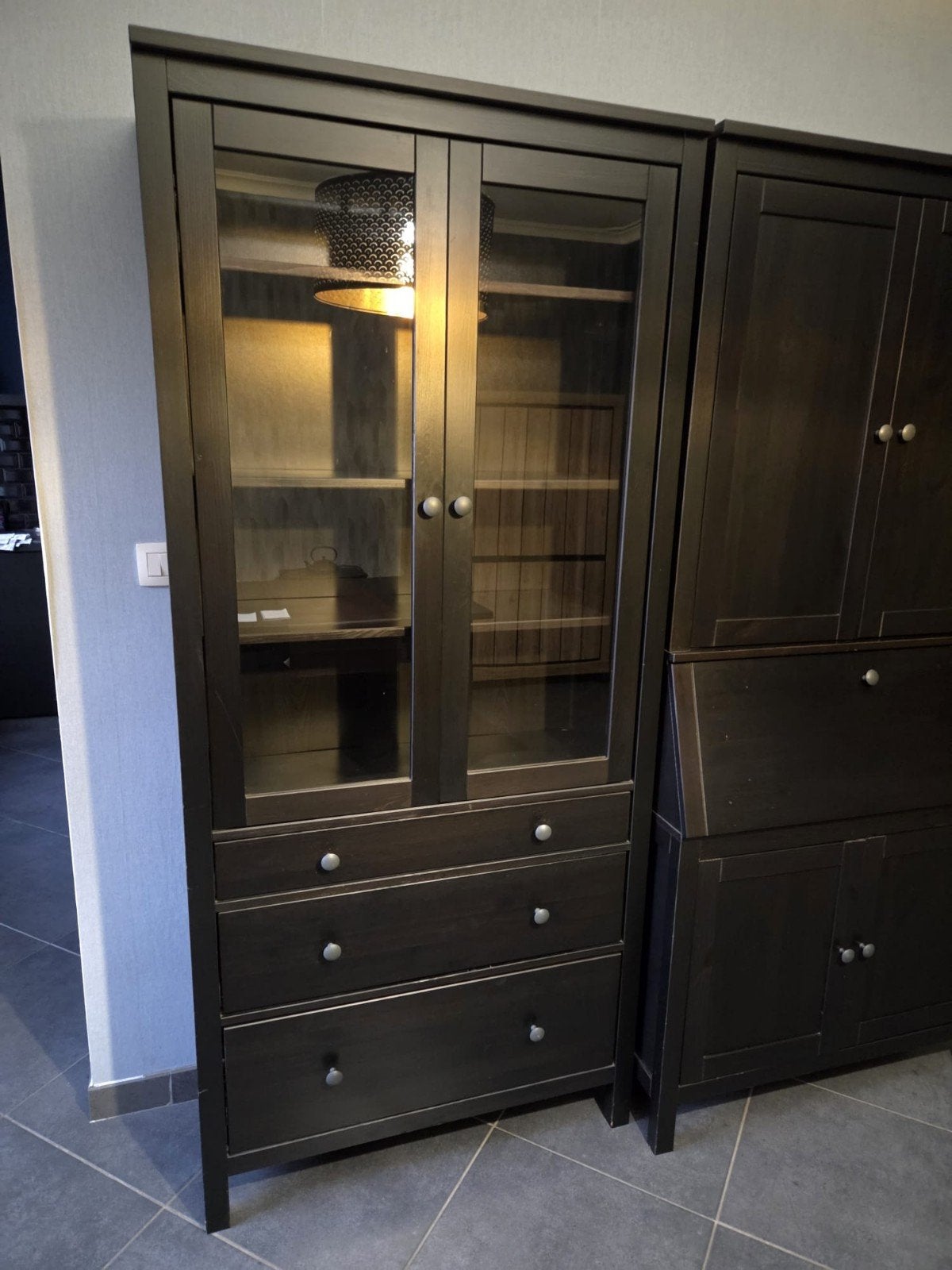 kasten Hemnes, Enlèvement
