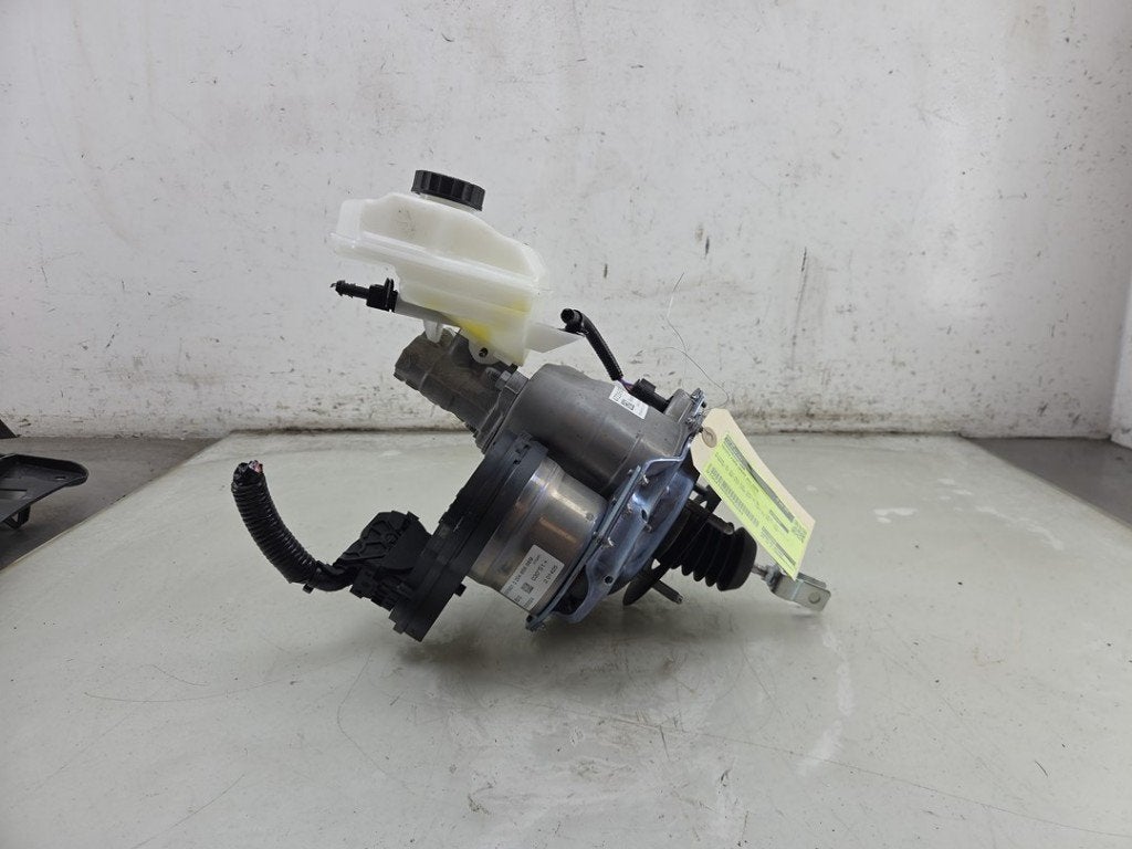 REMBEKRACHTIGER Toyota Yaris Cross (PB1 / PJ1) (01-2020/-), Auto-onderdelen, Remmen en Aandrijving, Toyota, Gebruikt