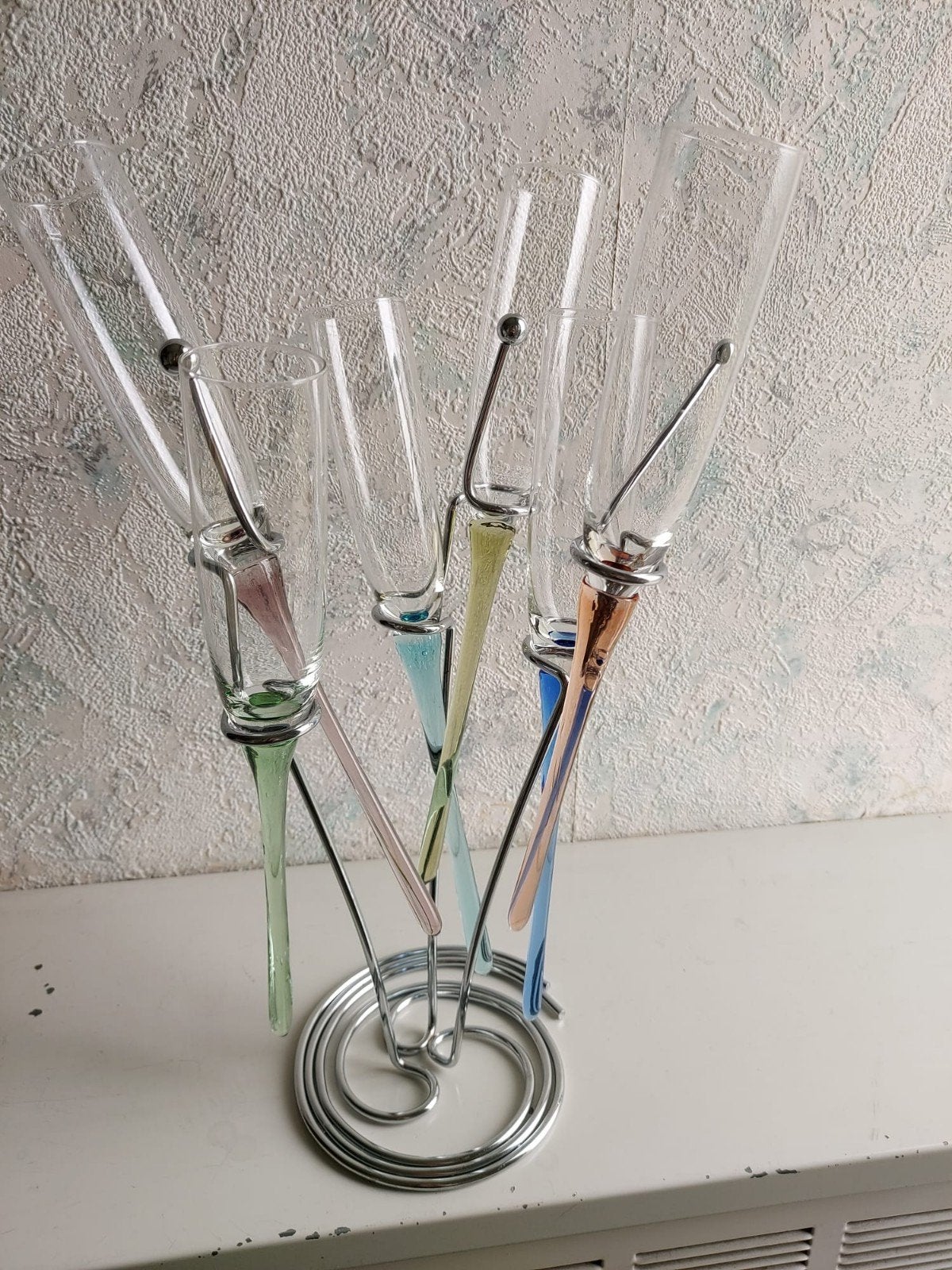 Champagne glazen, Ophalen