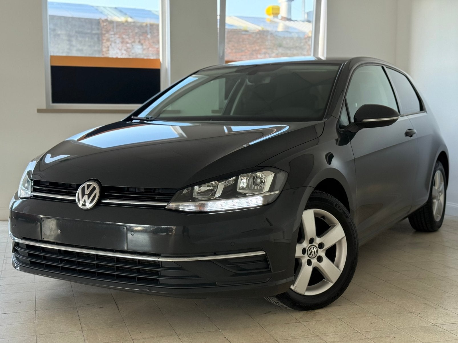 VW GOLF 7.5 FACELIFT 1.0TSI *CARNET* *1ER PROPRIO* FAIBLE KM, Autos, Argent ou Gris, Achat, Entreprise, Boîte manuelle