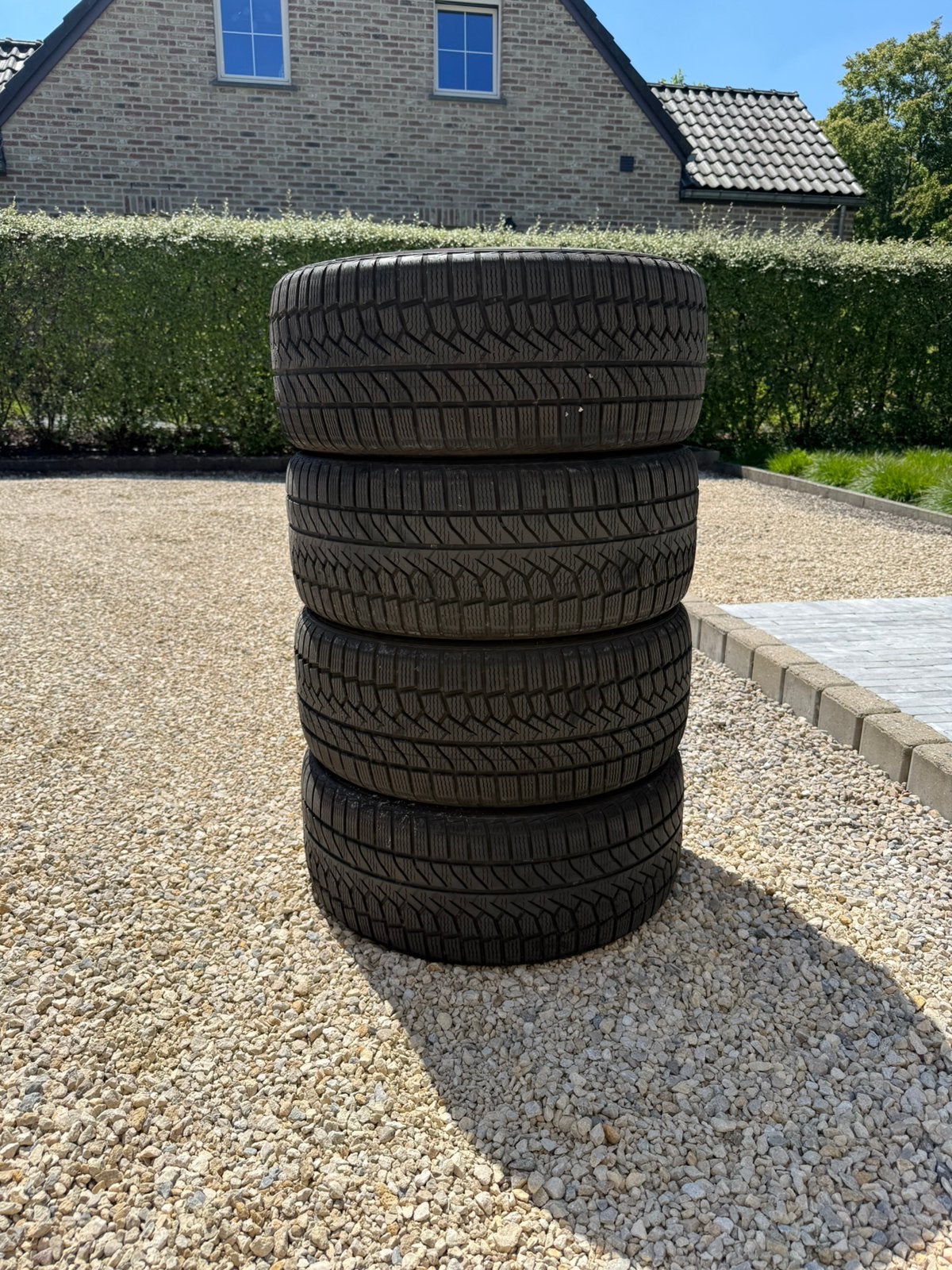 Pneu 235 40 R18, Auto-onderdelen, Banden en Velgen, Ophalen