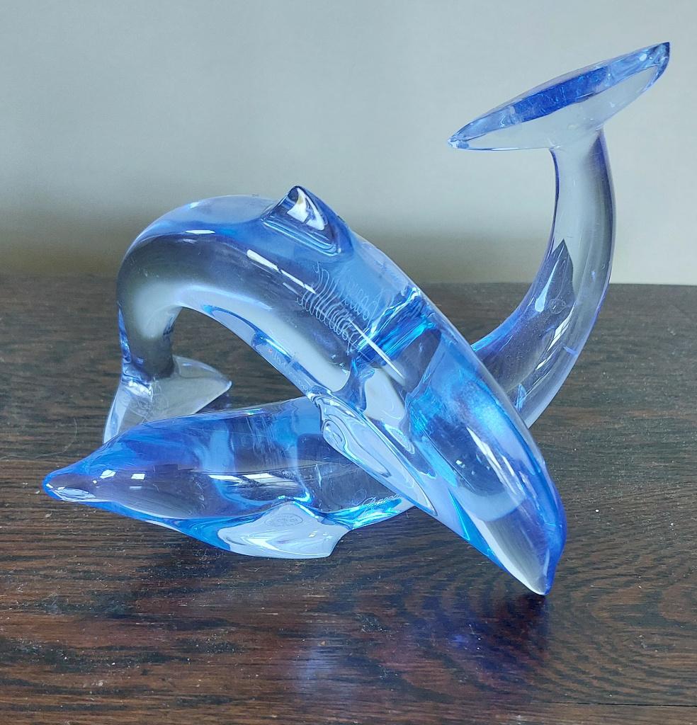 Rare Dauphin bleu cristal Baccarat, Enlèvement