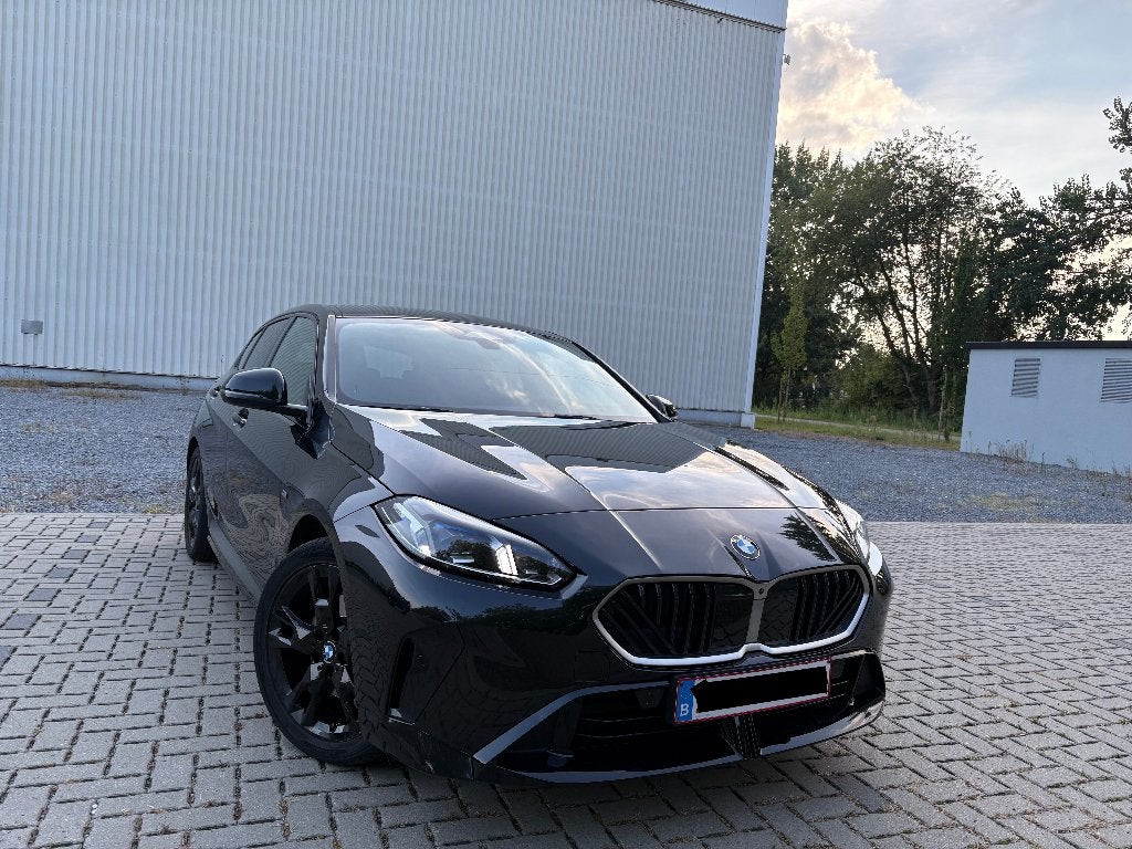BMW 120i M Sport MHEV |pare-chocs lege endomma + pare-brise, Autos, Achat, Phares entièrement LED, Euro 6, Noir