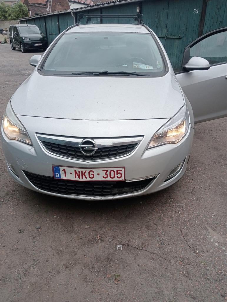 Opel Astra J sport tourer 1.6 benzine Euro 5, Auto's, Euro 5, Particulier, Astra, Te koop