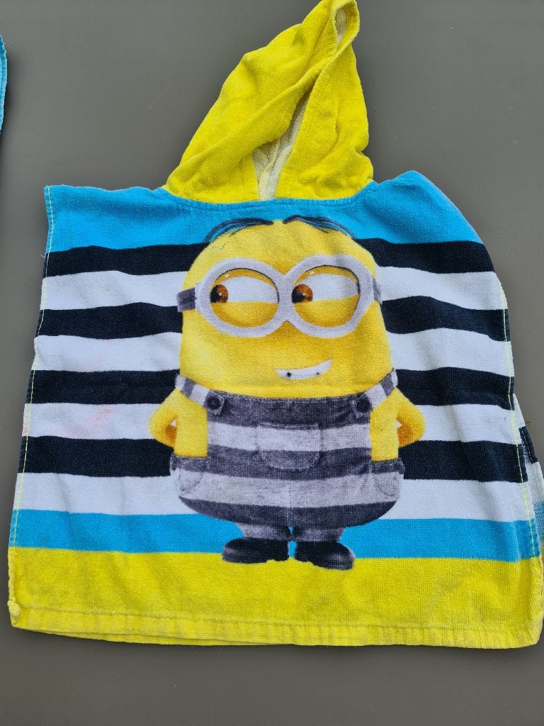 cape of poncho in badstof Minion, Enfants & Bébés, Vêtements enfant | Taille 98, Enlèvement, Comme neuf