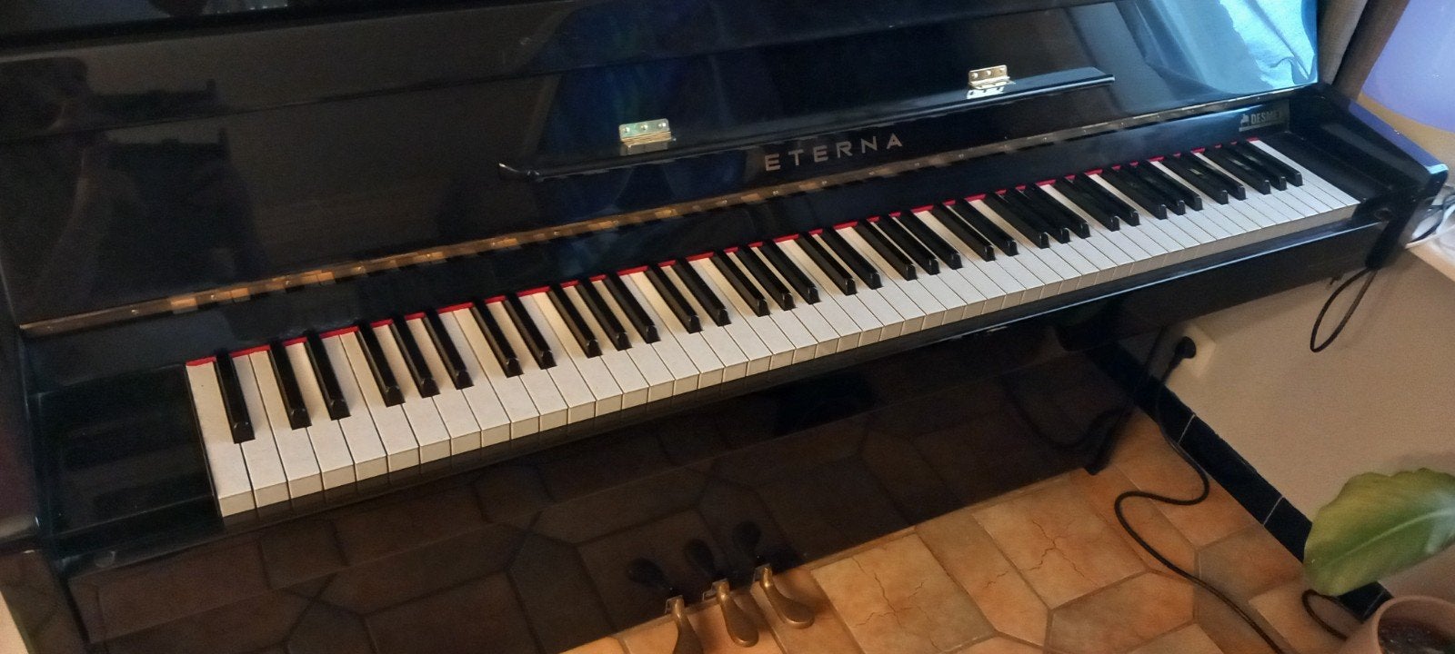 Piano buffet Eterna, Musique & Instruments, Pianos, Enlèvement, Piano