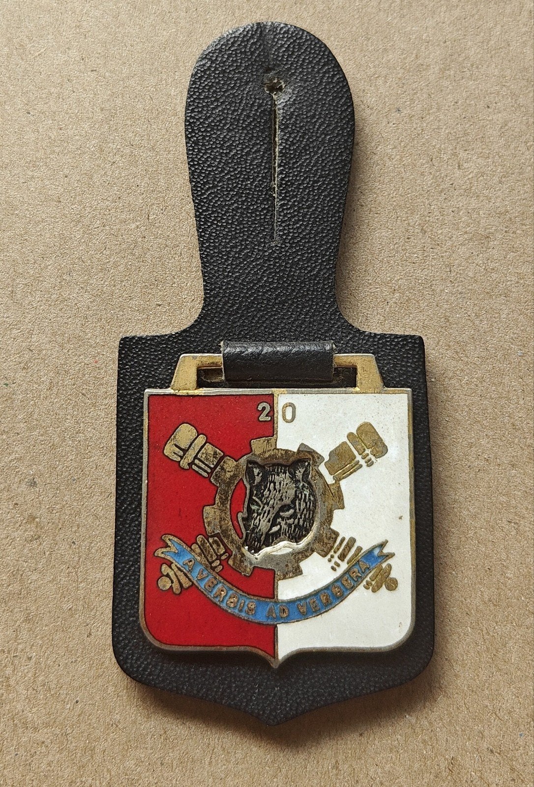 Belgische leger 20e Regiment Artillerie borsthanger, Verzamelen, Ophalen of Verzenden, Landmacht, Embleem of Badge