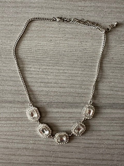 Collier argenté (y0136), Enlèvement ou Envoi, Comme neuf, Argent, Autres matériaux