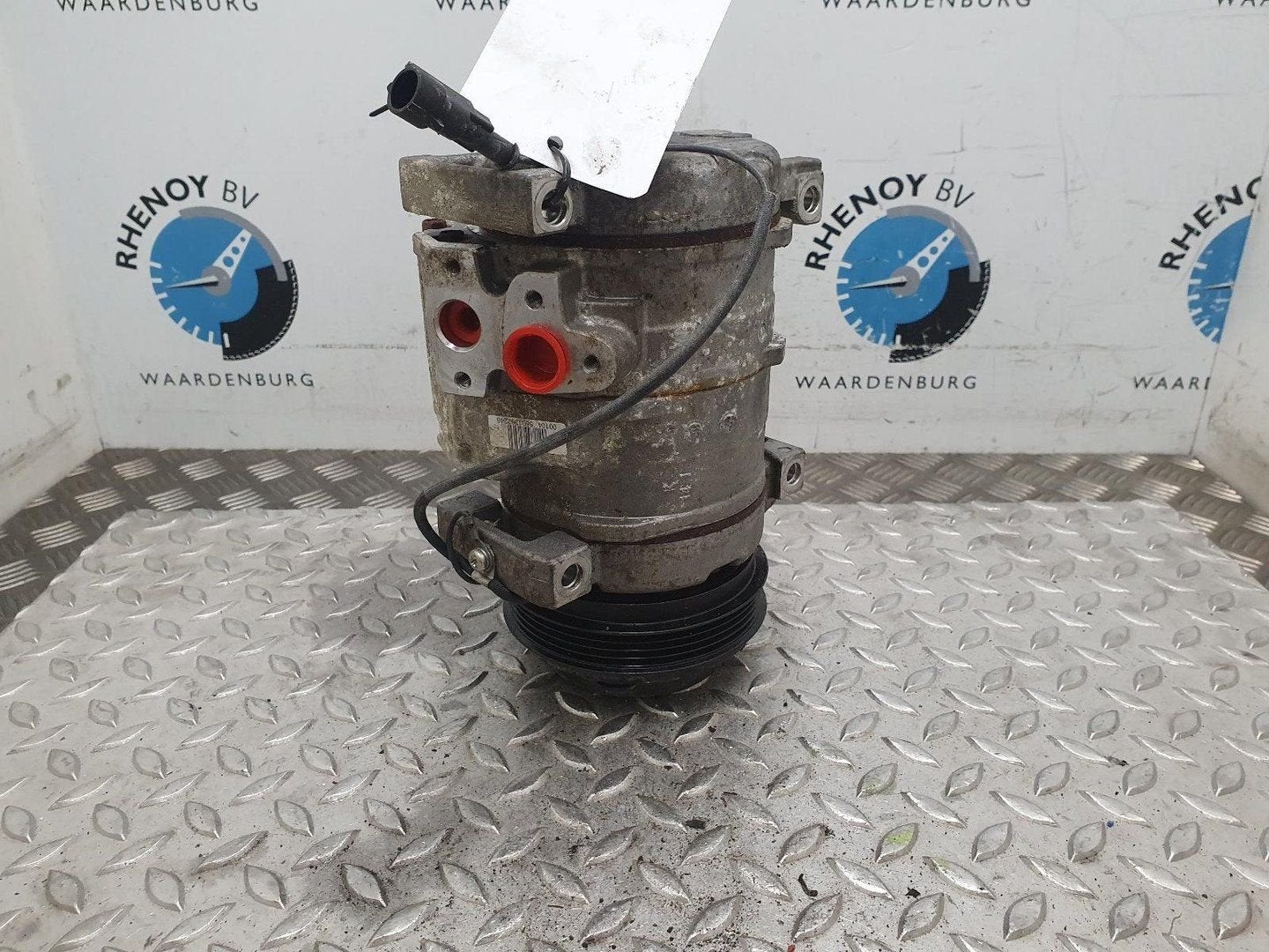 IVECO DAILY AIRCO COMPRESSOR / AIRCOPOMP 2014, Enlèvement ou Envoi, Utilisé, Stiba membre