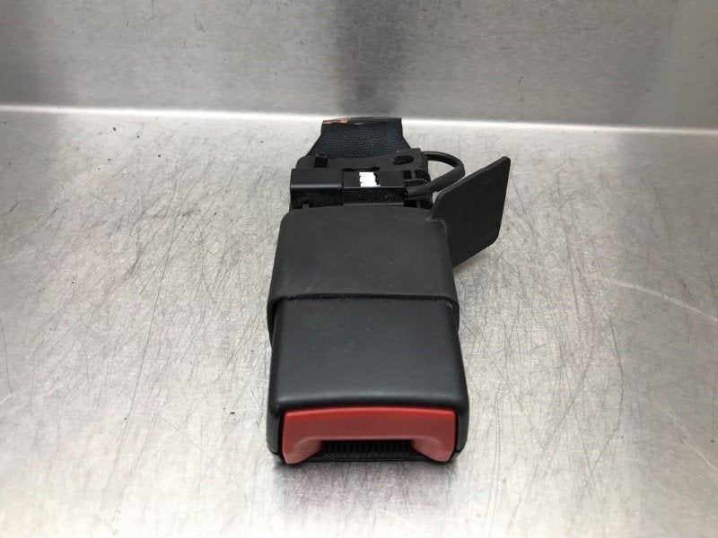 BOUCLE DE CEINTURE ARRIÈRE GAUCHE Avensis Wagon (T27), Utilisé, Toyota
