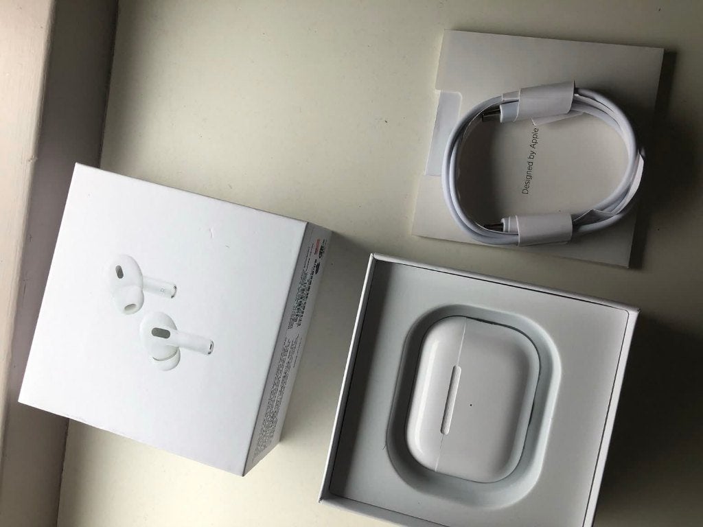 AirPods d'Apple, Télécoms, Téléphonie mobile | Écouteurs, Utilisé, Intra-auriculaires (In-Ear), Apple, Blanc, Réduction active du bruit