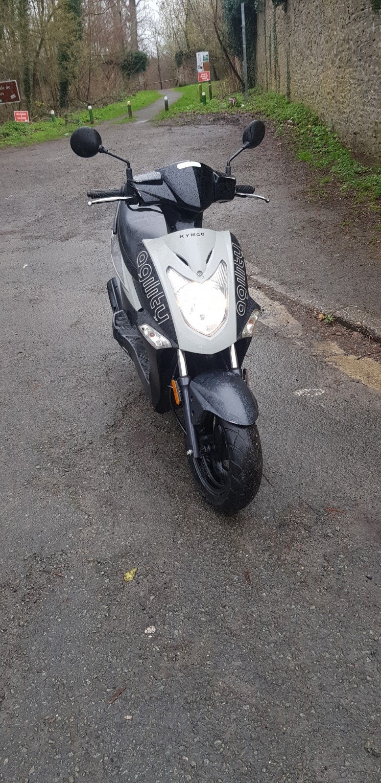 À vendre scooter Kymco classe A 4 temps année 2022
Sco, Enlèvement, Agility