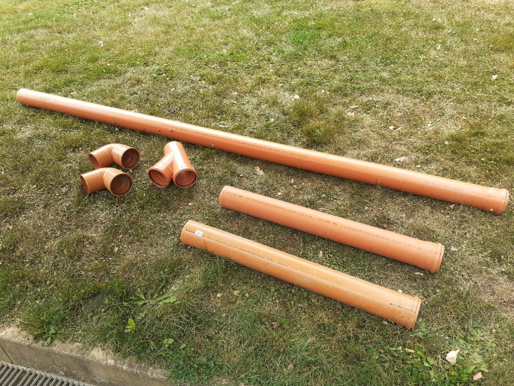 Nieuwe PVC rioolbuizen en bochten, diameter 110, Doe-het-zelf en Bouw, Ophalen, PVC, Nieuw, 4 tot 6 meter