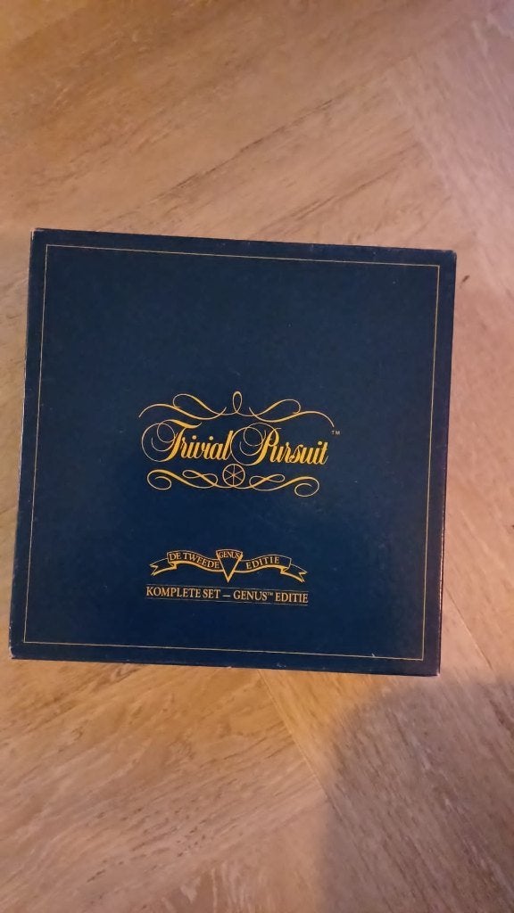 jeu de société - jeu de connaissances - Trivial Pursuit, 1 ou 2 joueurs, Enlèvement ou Envoi, Utilisé