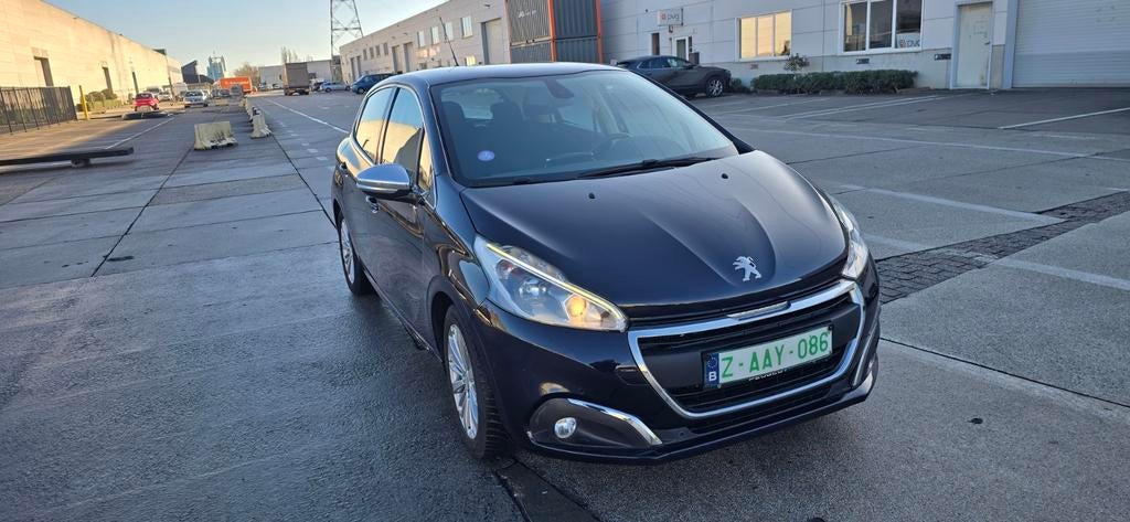 2016 Peugeot 208 automaat benzine 1.2 turbo km60.000, Auto's, Automaat, Bedrijf, Te koop, Benzine
