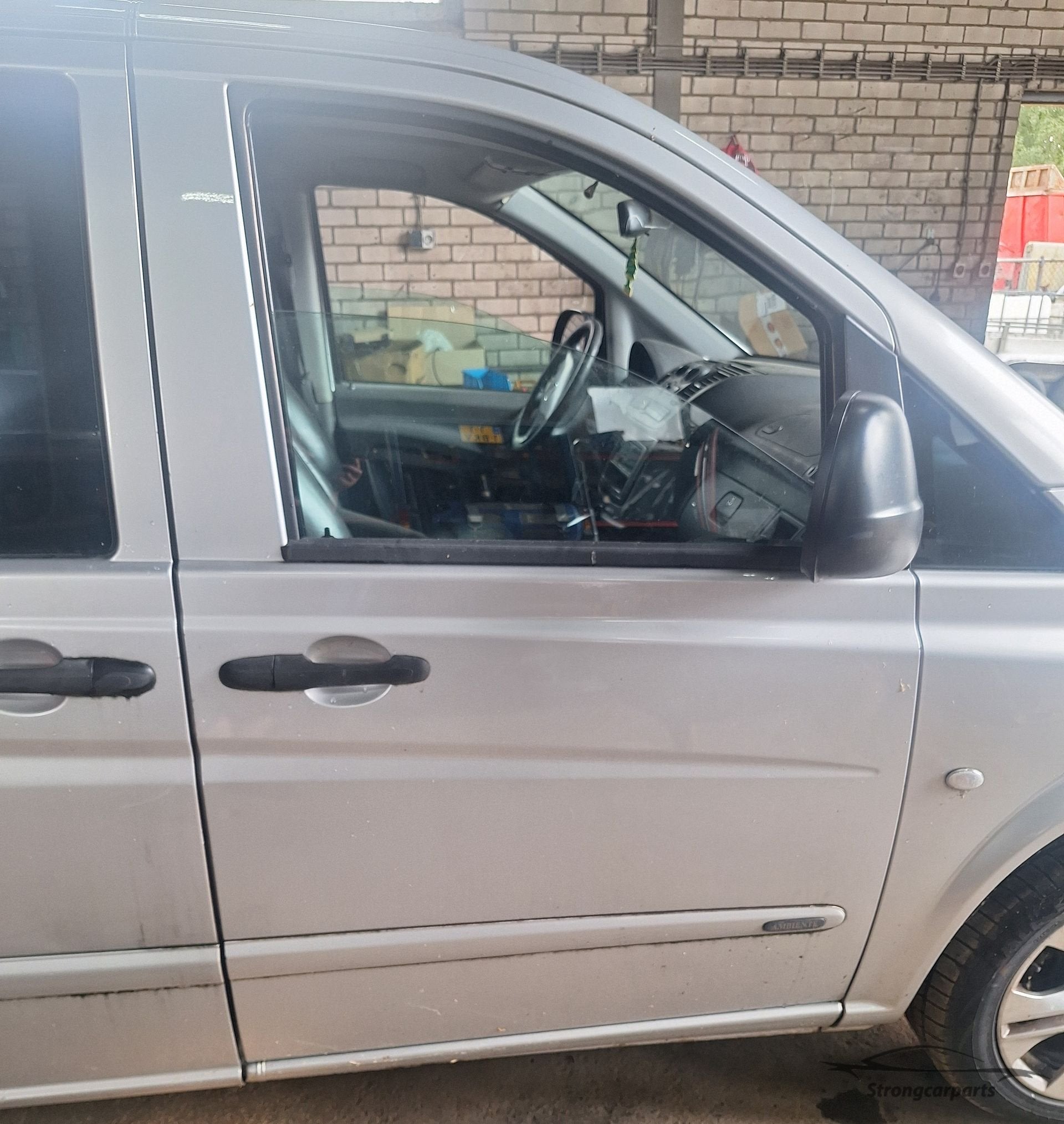 Deur Portier rechts voor Mercedes Vito W639 kleur 9744, Gebruikt, -, Deur, Ophalen of Verzenden