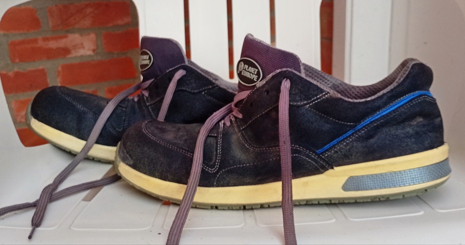 GRATIS Veiligheids Schoenen Maat 44. Diest Lees Beschrijving, Ophalen, Zo goed als nieuw
