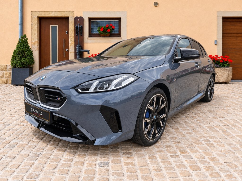 BMW M135 xDrive/Pano/Caméra/Sièges électriques/HarmanKardon, Auto's, Automaat, 1 Reeks, 4 cilinders, 0 kg