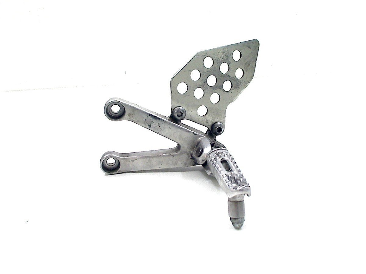 REPOSE PIEDS AVANT GAUCHE Honda (50700-MFJ-D00), Dhr. S. di Majo, Utilisé, Info@cama-motorparts.nl, P.J. Troelstraweg 8 8
3144 CX  MAASSLUIS, NL