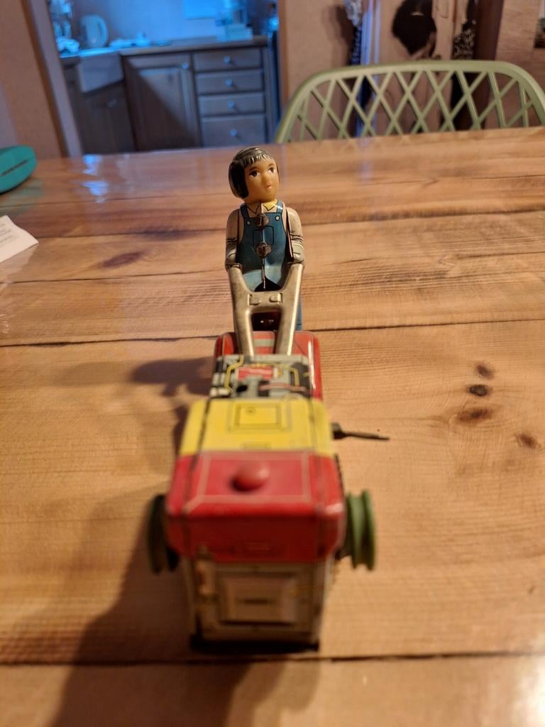 Vintage blikken speelgoed opwindende cultivatortractor met s, Enlèvement ou Envoi