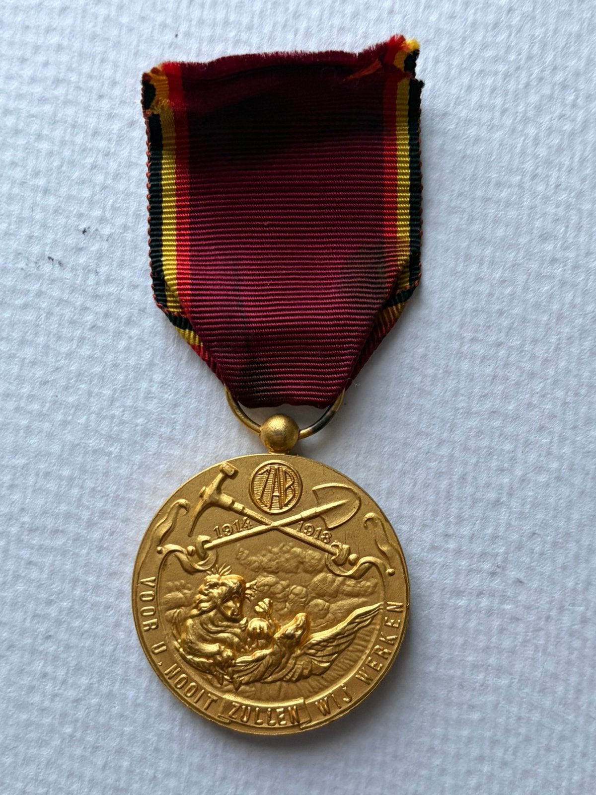 Oorlogs medaille voor Werkweigeraars, Ophalen of Verzenden, Overige soorten, Lintje, Medaille of Wings