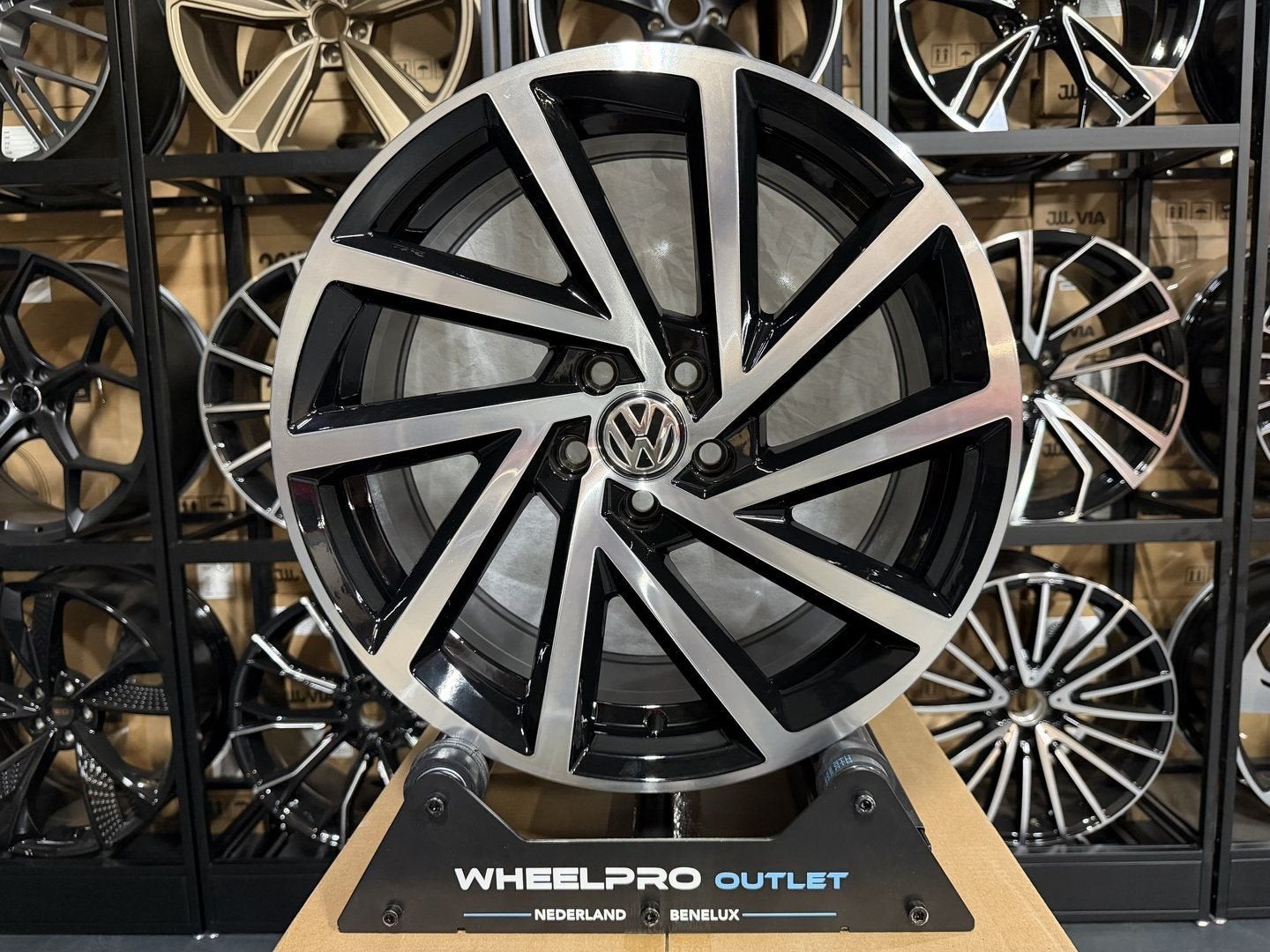 17'' Volkswagen SPIELBERG 5X100 Polo 2G AUDI A1 Seat SKODA, Neuf, Véhicule de tourisme, -, -