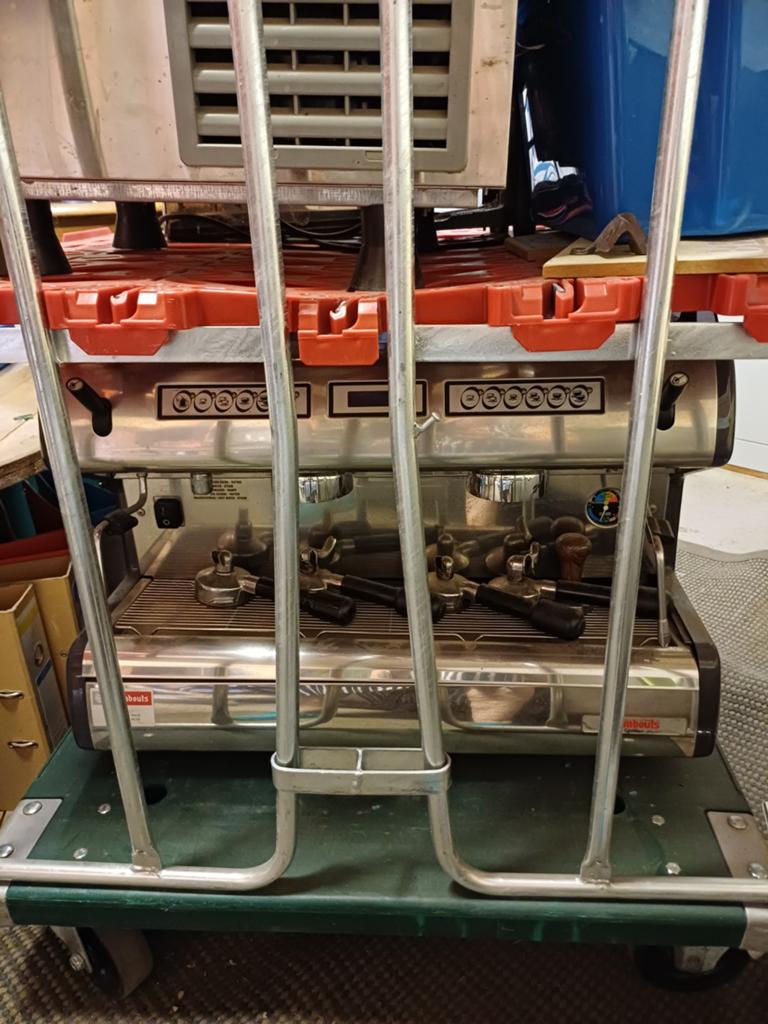 Industriële koffiemachine, Ophalen