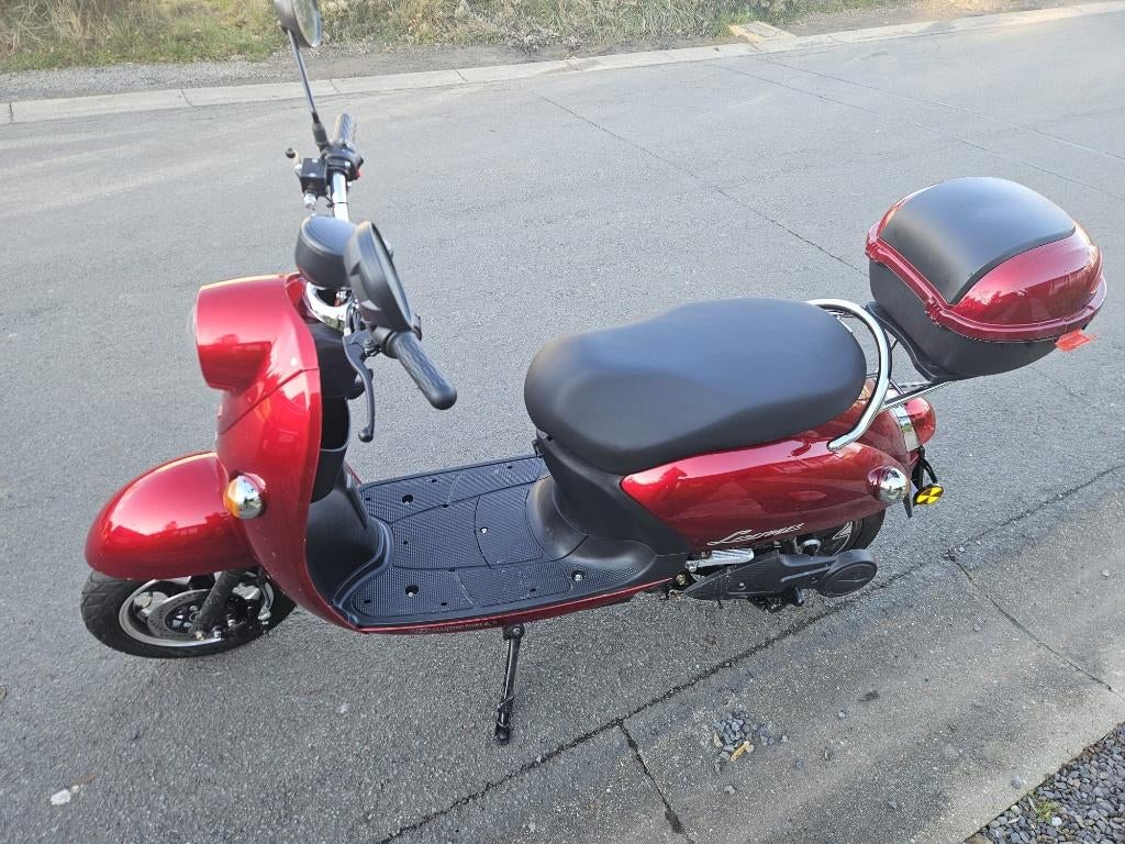 Scooter 2023 Leone arrow - Très bon état, Leone, Comme neuf, Classe B (45 km/h), Enlèvement