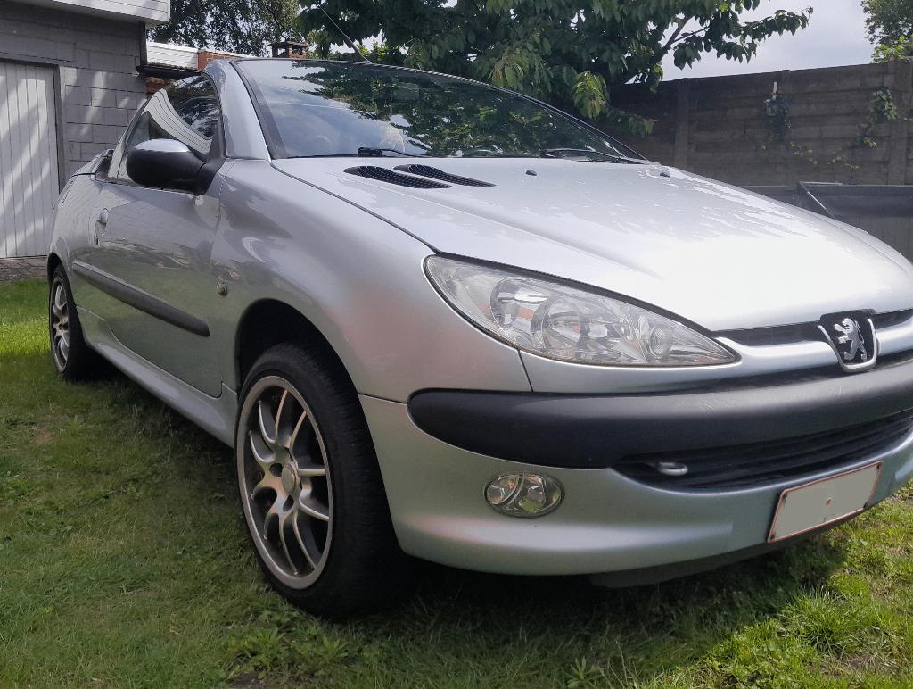 peugeot 206 cc reeds gekeurd voor verkoop, Auto's, Voorwielaandrijving, 4 zetels, Stof, Zwart