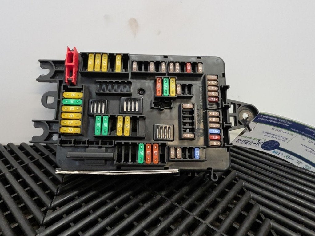 BOITIER FUSIBLES BMW M1 (F20) (01-2012/06-2019) (|9389070|), Autos : Pièces & Accessoires, Utilisé, BMW, Petuelring 130
80809  München, DE