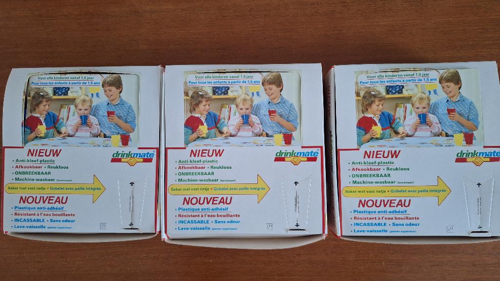 onbreekbare kinderbekers met vast rietje 573 stukss, Hobby en Vrije tijd, Feestartikelen, Nieuw, Feestartikel, Ophalen